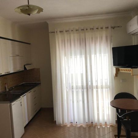 ホテル Amras House ドゥラス エクステリア 写真