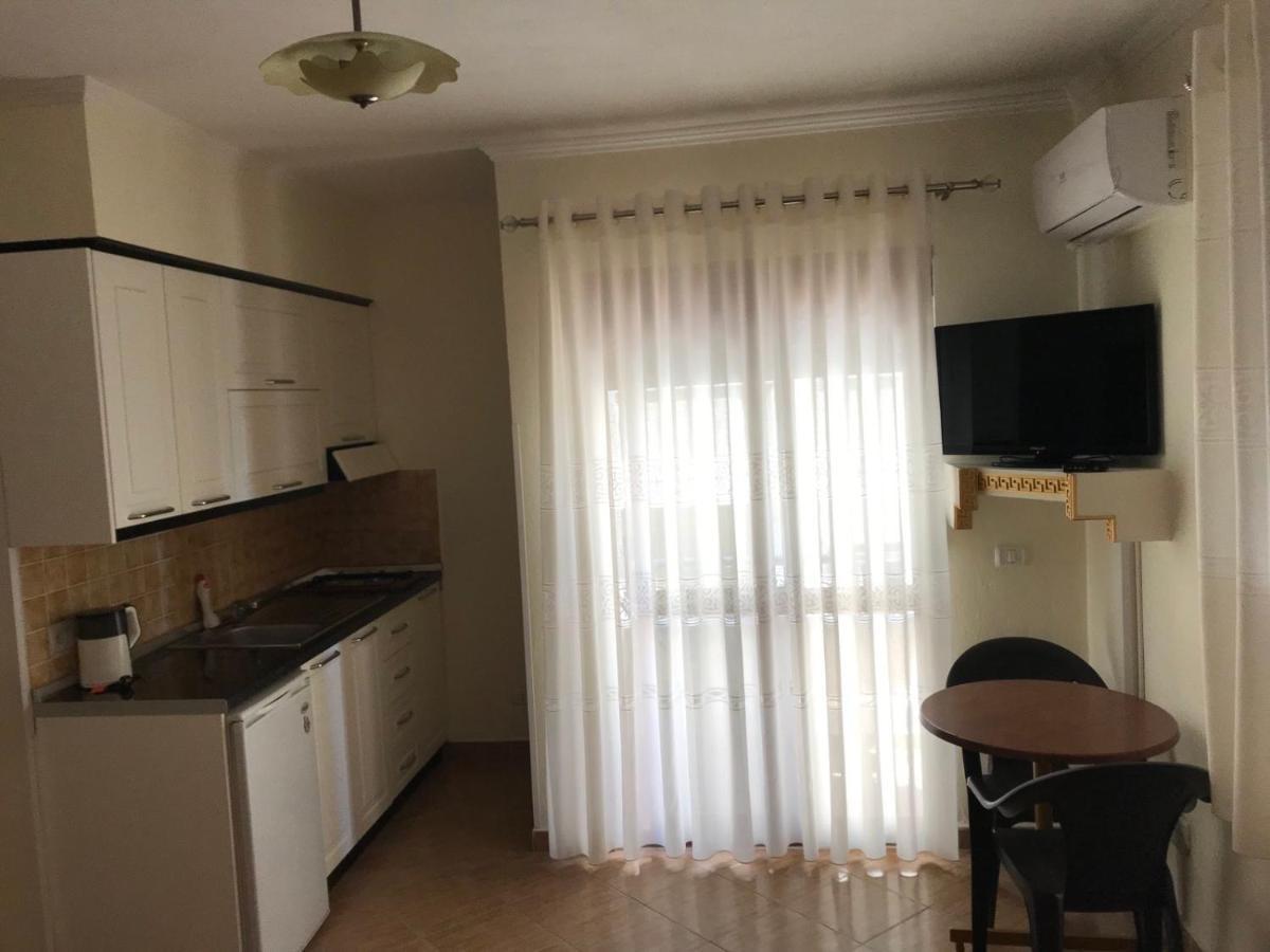 ホテル Amras House ドゥラス エクステリア 写真